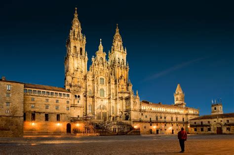  A Catedral de Santiago de Compostela: Uma Jornada Espiritual e Arquitetónica Incomparável!