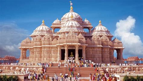 O Templo Akshardham: Um Oásis de Arquitetura Intrincada e Espiritualidade Vibrante em Udaipur!